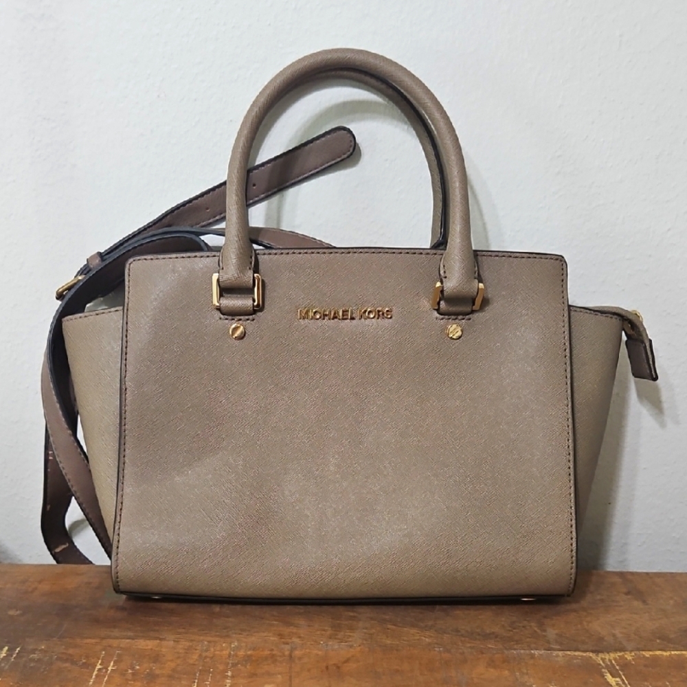 MICHAEL Michael Kors Taupe Saffiano Leather Medium Selma Satchel